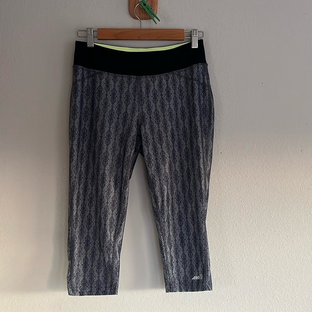 Gray patterned AVIA athletic capri pants